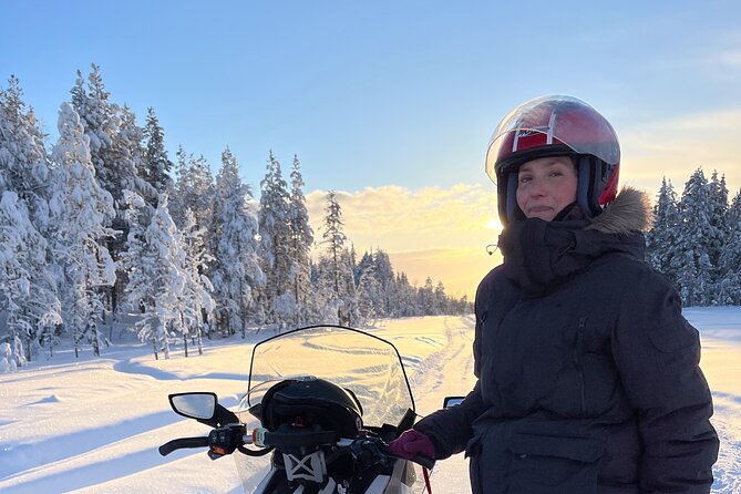 Private snowmobile day tours - What Happens During the Snowmobile Ride in Vuollerim?