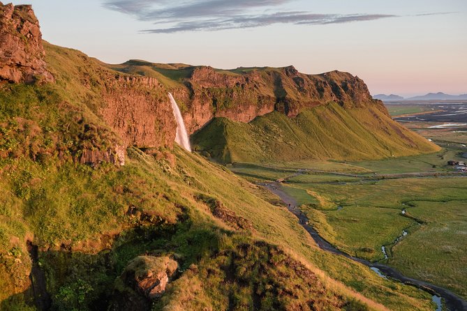 Private South Coast & Glacier Lagoon tour from Reykjavik - Admiring the Power of Skogafoss Waterfall