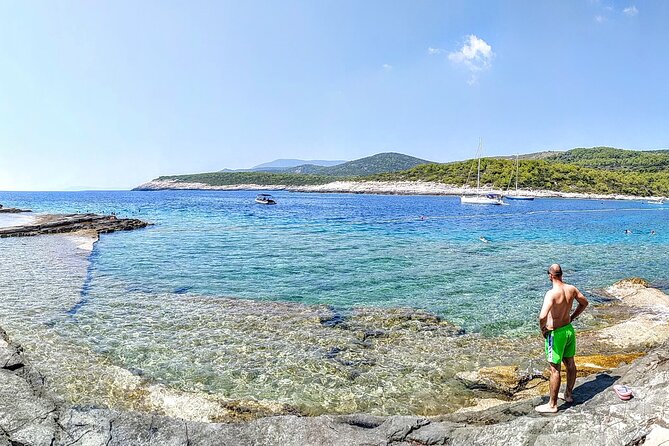 Private Speed Boat Tour to Blue Cave & Pakleni islands - Lunch and Relaxation at Palmizana Botanical Garden