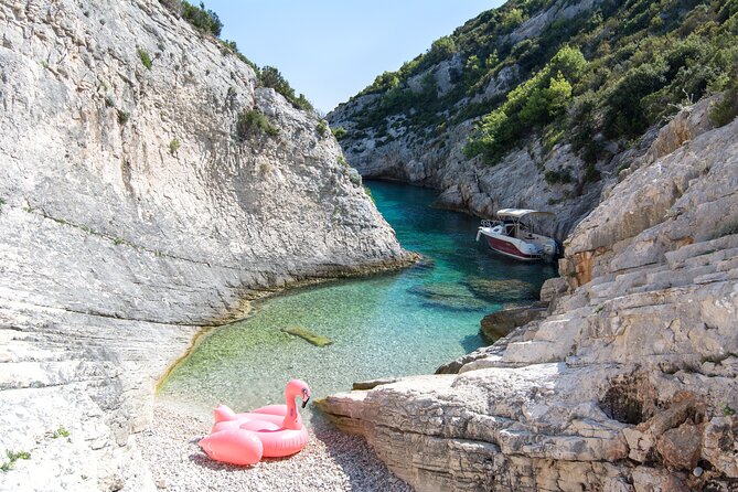 Private Speed Boat Tour to Blue Cave & Pakleni islands - Visiting Mlini Beach and Green Lagoon