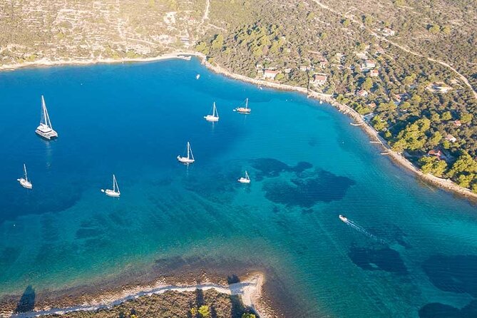 Private speedboat tour to Blue Lagoon and 3 Islands - Exploring Drvenik Mali and the White Lagoon