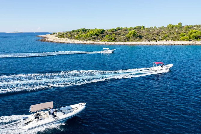 Private speedboat tour to Blue Lagoon and 3 Islands - Lunch and Village Charm in Maslinica