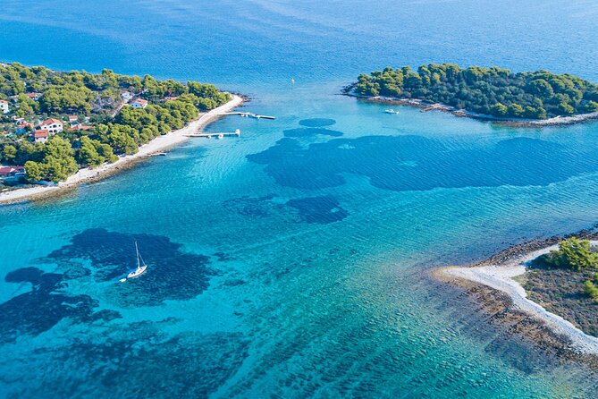 Private speedboat tour to Blue Lagoon and 3 Islands - The Blue Lagoon: A Natural Highlight