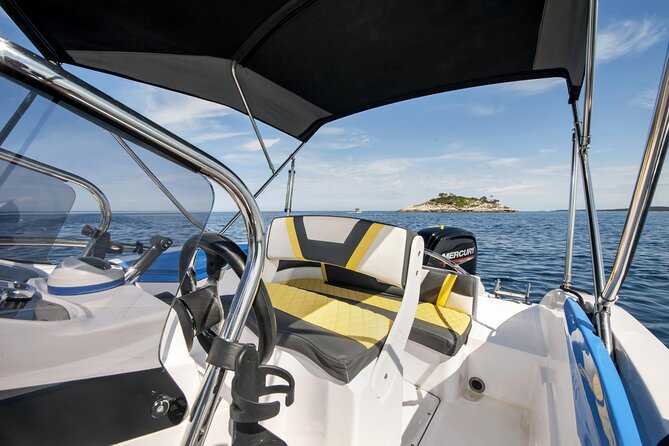 Private Speedboat Tour to Rovinj Islands and South Coves - Included Amenities and Practical Details