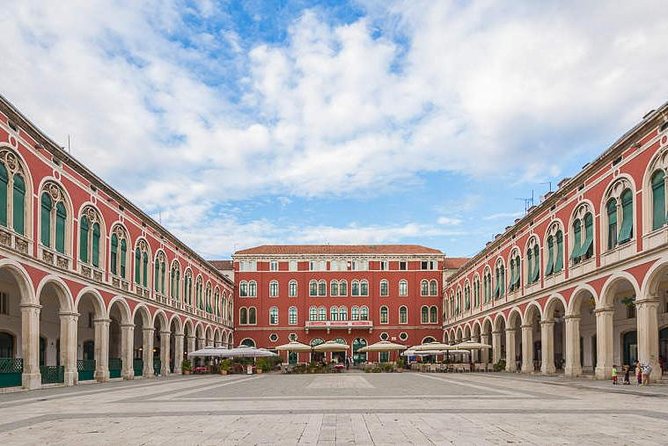 Private Split walking tour - Meeting Point and Convenience