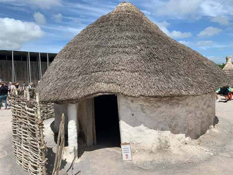 Private Stonehenge Tour from London with Optional Guide - Visiting Stonehenge’s Iconic Stone Circle