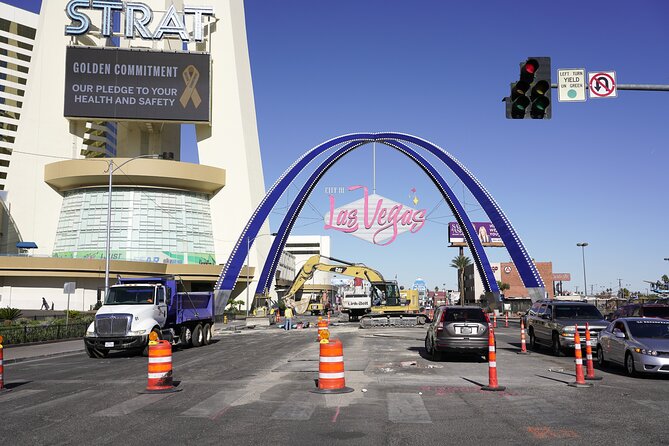 Private Street Art and Architecture Photo Tour in Las Vegas - The Downtown Gateway Arch as a Photo Landmark