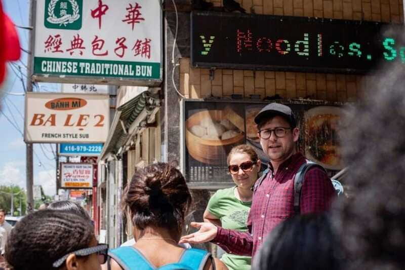 Private Street Art Tour in Toronto - Multilingual Guides and Accessibility