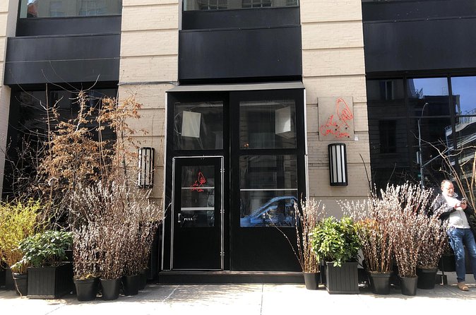 Private Succession Sites Car Tour in New York - Maru Karaoke Lounge: A Vibrant Korean Hotspot