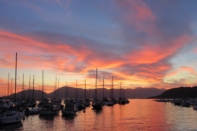 Private Sunset Aperitif on a Boat in the Gulf of Poets - An Intimate Sunset Boat Tour in the Gulf of Poets for Up to Five Guests