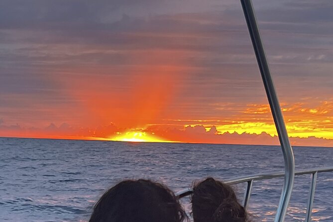 Private Sunset Cruise in Kona - Scenic Sunset Viewing Over Kona Coast