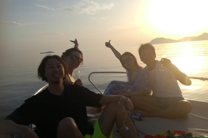 Private Sunset Cruise with Fisher 20 Speedboat - Drinks and Comfort Onboard
