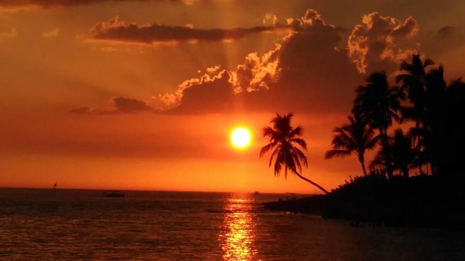 PRIVATE Sunset & Sightseeing Boat Trip of Naples Bay and the Gulf - Inclusions and Comfort Features on the Boat