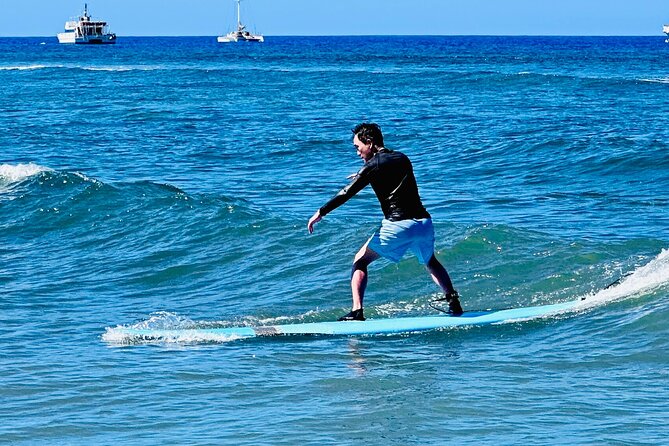 Private Surf Lesson Lahaina Beach Breakwall with Board included - Key Points