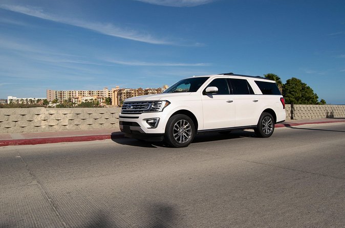 Private SUV RoundTrip From Airport to Hotels in Corridor Zone 2 - The Experience with Eliker Transfer Drivers