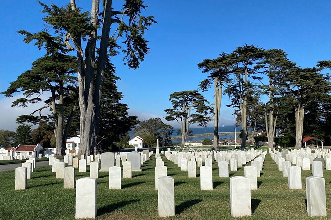 Private SUV Tour of San Francisco's Movie and TV Locations - Discover the Winding Streets and Scenic Landmarks