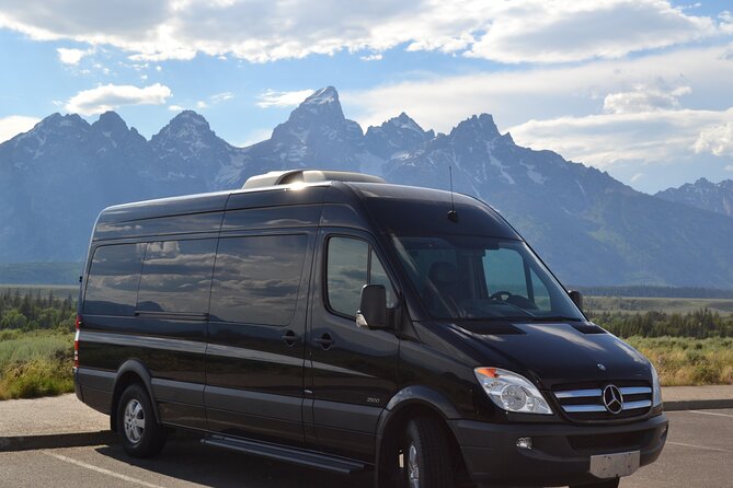 Private SUV Transfers to/ from Jackson Hole Airport JAC - Booking and Payment Details: One Price for a Small Group