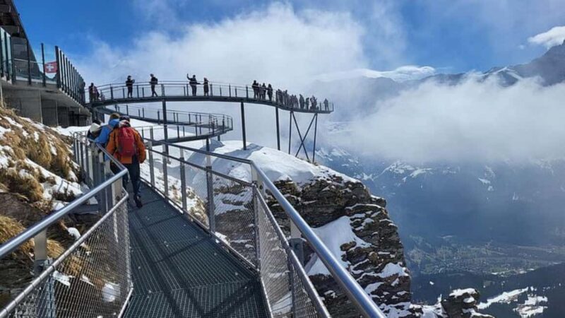 Private Swiss Alps Tour, Lakes, Villages, Waterfalls - Visit Iseltwald and Capture Lakeside Charm