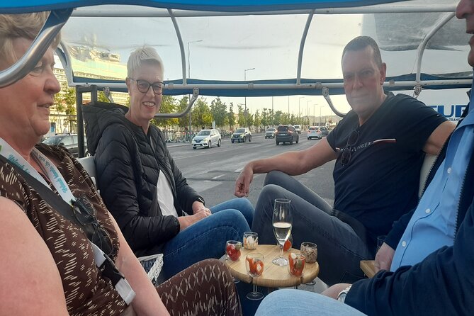 Private tapas tuk tuk tour through Lisbon - Key Points