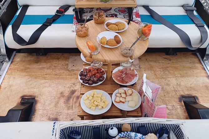 Private tapas tuk tuk tour through Lisbon - Logistics and Comfort on an Electric Tuk Tuk