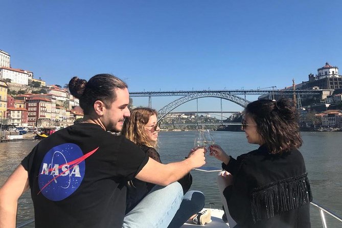 Private tasting in the Douro (1 to 6 people) on a Yacht just for you - Starting Point at Marina do Freixo in Porto