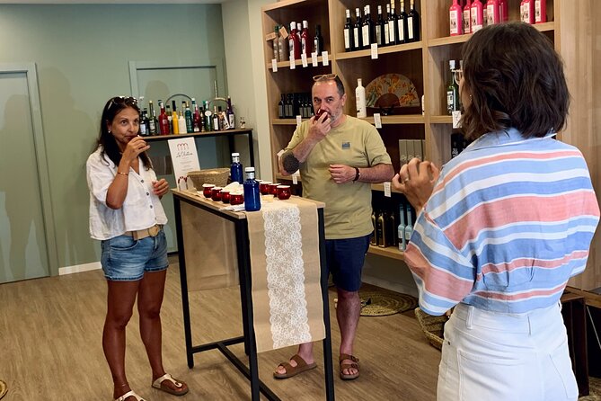 Private Tasting of Olive Oil in Córdoba - Learning to Detect Flaws and Quality Attributes