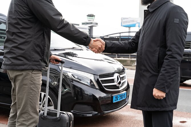 Private Taxi Airport Transfer to or from Schiphol Airport (AMS) - Convenient and Professional Transfer Between Schiphol Airport and Amsterdam Hotels