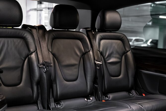 Private Taxi Airport Transfer to or from Schiphol Airport (AMS) - Who Should Consider This Airport Transfer Service?