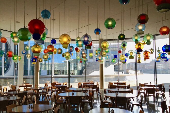 Private Taxi Tour of Berlin East and West and Neighbourhood approx. 4-6h - Berlin’s Waterways and Historic Squares