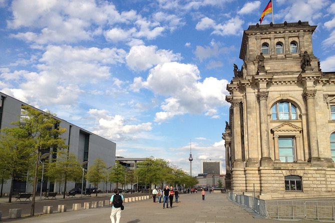 Private Taxi Tour of Berlin East and West and Neighbourhood approx. 4-6h - Access, Logistics, and Customization