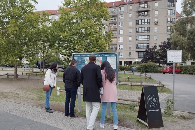 Private Taylor Made Walking Tour (Guides DIN EN15565) - The Significance of Checkpoint Charlie