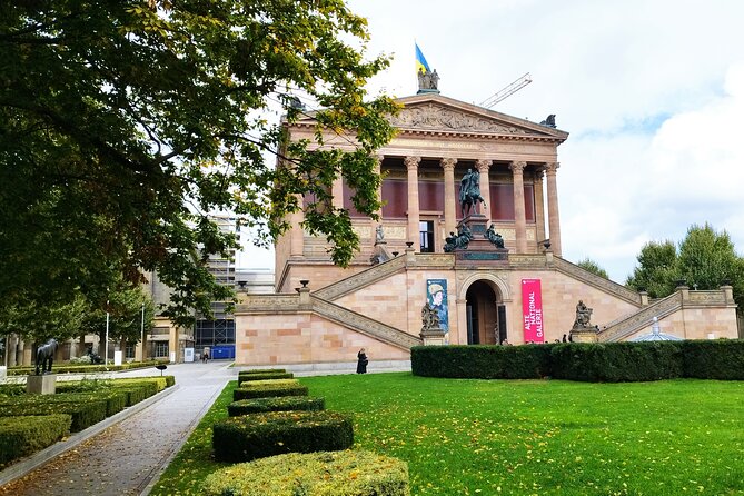 Private Taylor Made Walking Tour (Guides DIN EN15565) - Walking Along the Topography of Terror