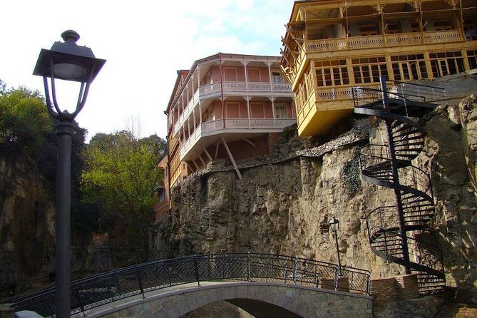 Private Tbilisi City Tour and Dinner with Folk Show - Relaxing at Turtle Lake with Scenic Views and Refreshments