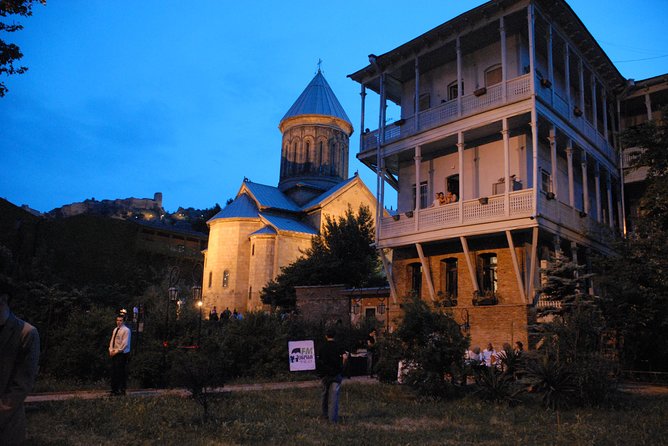Private Tbilisi City Tour and Dinner with Folk Show - Discovering Old Town Tbilisi’s Charm and Souvenir Shops