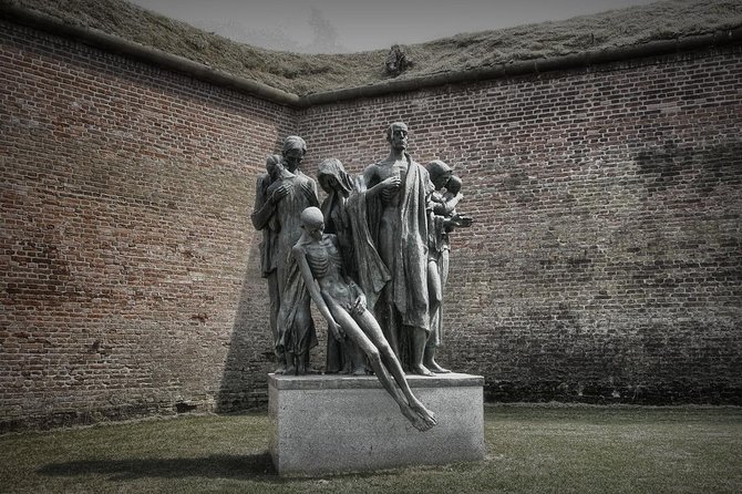 Private Terezin Nazi camp tour from Prague All-Inclusive - Immersive Visit to the Terezin Memorial and Jewish Ghetto