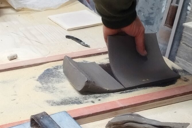 Private Tiles Workshop Tour: Wine Tasting & Sesimbra from Lisbon - Strolling Through Sesimbra’s Coastal Streets