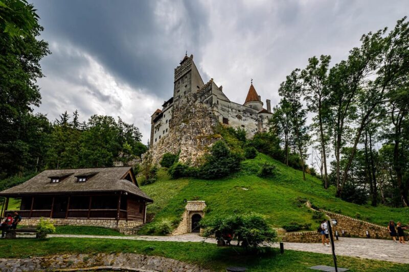 PRIVATE TOUR 1-Day Minivan Draculas, Peles Castle & Brasov - Discover the Charm of Romania in a Private 1-Day Tour