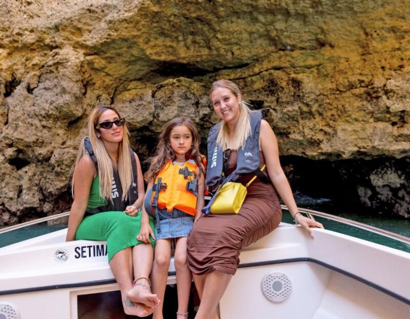 Private Tour 1h30 I Benagil´s Best Caves - Armação de Pêra - Explore the Algarves Most Iconic Caves and Beaches in Privacy