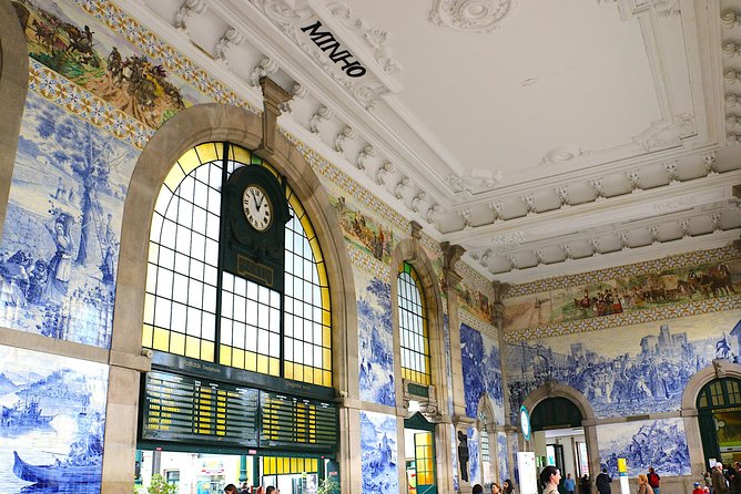 Private tour 2 days from 1 to 8 people to Porto - Aveiro- Nazaré- Óbidos - Day 2: From Port wine to coastal towns