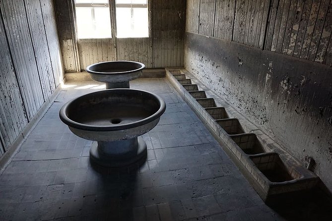Private tour 5-hour to Sachsenhausen from Berlin with hotel pick up - What Visitors See During the Tour