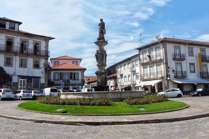 Private Tour Alvarinho (Melgaço and Monção) includes 3 wine tastings - Savoring Alvarinho at Solar do Alvarinho