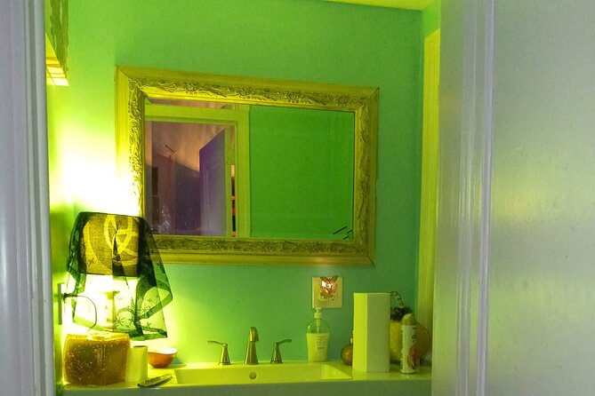 Private Tour and Seance at the House on Bourbon - Exclusive Private Séance at the House on Bourbon in New Orleans