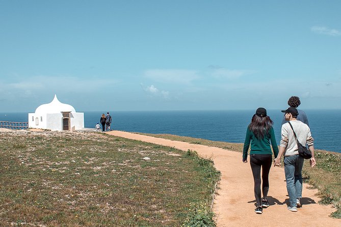 Private Tour: Arrábida Natural Park and Sesimbra Day Trip from Lisbon - Exploring the Fishing Village of Sesimbra and Its Moorish Castle