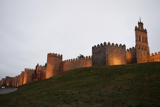 Private Tour Ávila - Segovia from Madrid with Tapas Route - Discovering Ávila’s Historic Walls and Romanesque Basilica