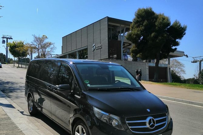 Private Tour Barcelona and Montserrat 8 Hours - Artistic and Cultural Landmarks at Montserrat