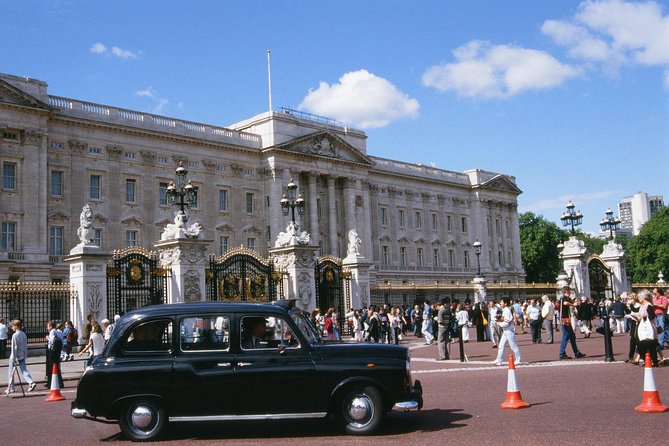 Private Tour: Black Taxi Tour of London - Visiting Buckingham Palace and St. James’s Palace