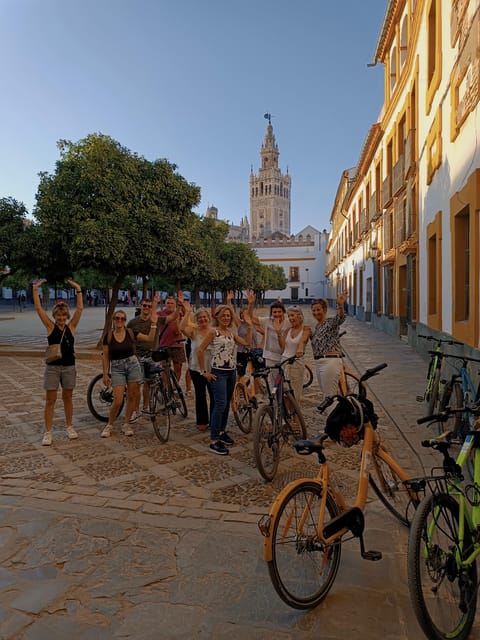Private Tour by bike with Alcazar Guided Visit without ticket - Relaxing Break at Murillo Gardens