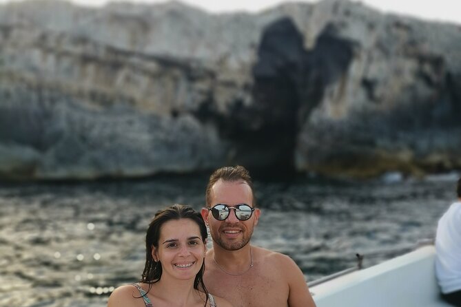PRIVATE TOUR by Boat Sea Caves on the Island of Ortigia - Exploring Ortigias Coastline and Landmarks from the Water