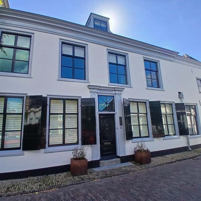 Private tour by car and official tour guide to Weesp and Loenen aan de Vecht - Explore Two Authentic Dutch Villages in Comfort and Privacy