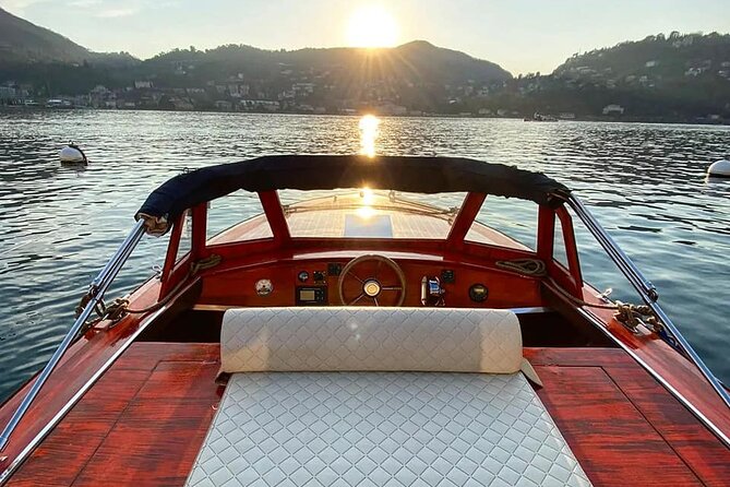 Private Tour by Classic Wooden Boat on Lake Como 6 pax - Key Points